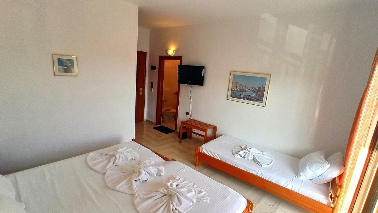 Denise Hotel Skopelos Town Exterior photo