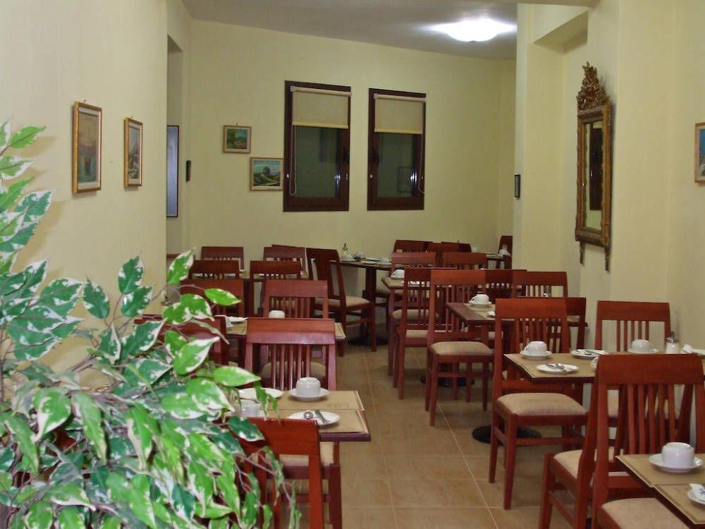 Denise Hotel Skopelos Town Exterior photo